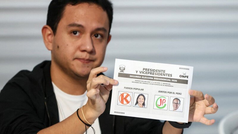 Ligera ventaja de Fujimori en el escrutinio presidencial del Perú