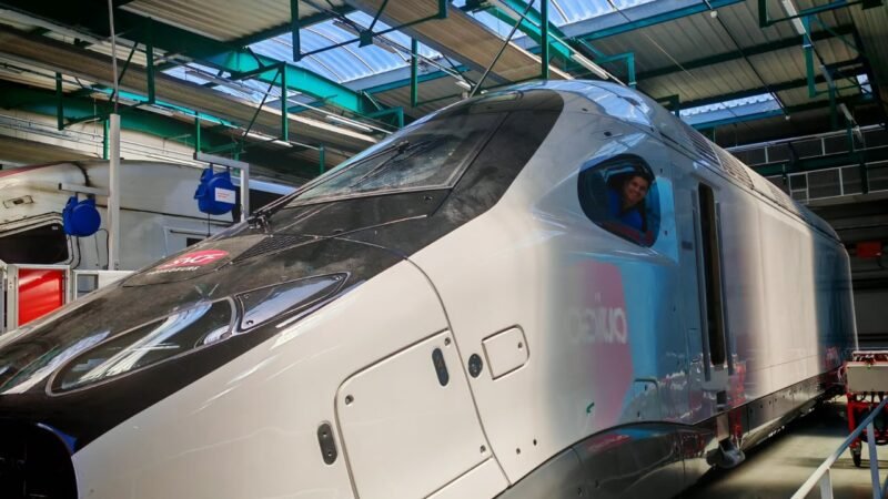 Inician el ensamblaje de trenes de Monorriel de Santiago en la fábrica de Belford en Francia