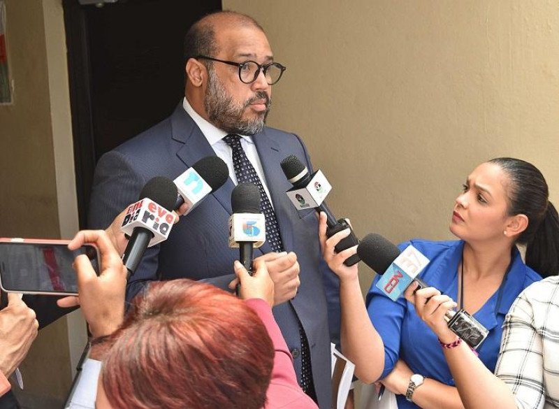 Piden proteger libertad de expresión regulando la difamación; alertan por baja de penas al «bullying» en Código Penal