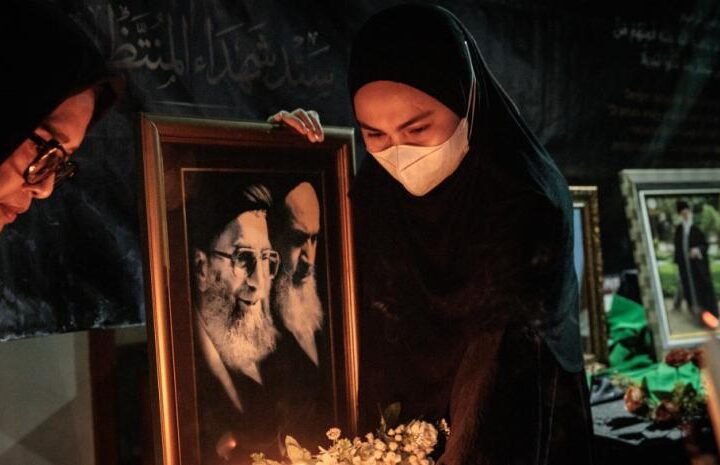 Llaman a  la venganza en funeral de asesinado líder supremo de Irán