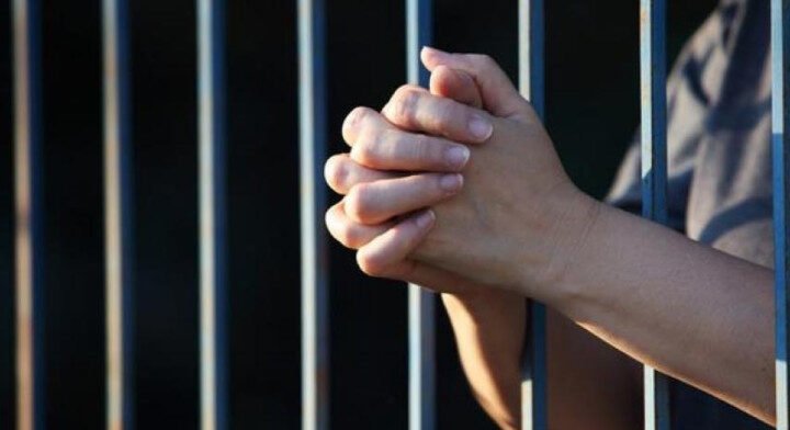 Arrestan mujer que rapta a su esposo por control de una empresa