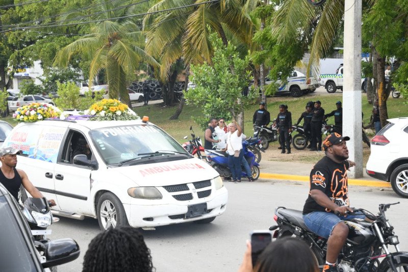 Sector en duelo y clamando por justicia; sepultan restos de Darling Mercado