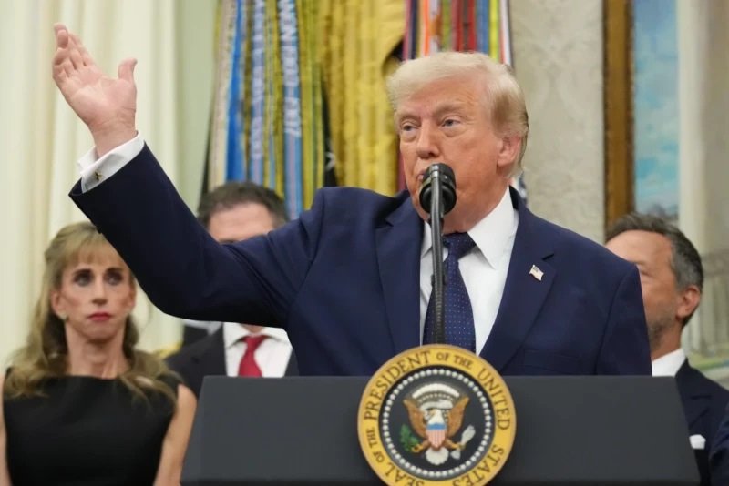 Trump  «Esta noche les vamos a dar duro»