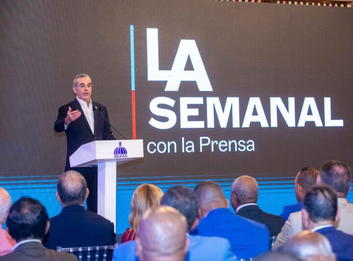 Abinader se aleja de la exposición mediática