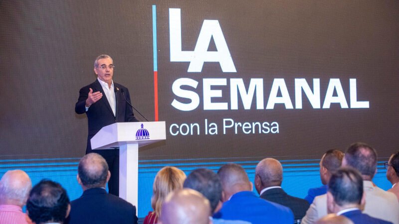 Abinader se aleja de la exposición mediática