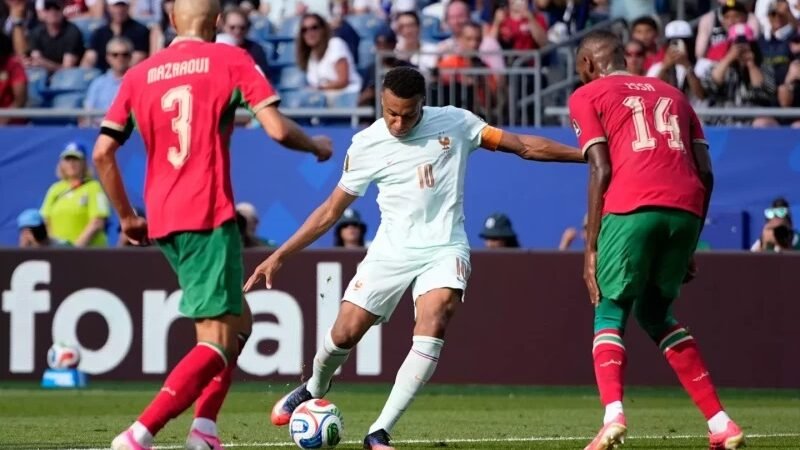 Mbappé y Dembéle ponen a Francia en otra semifinal con victoria 2-0 ante Marruecos