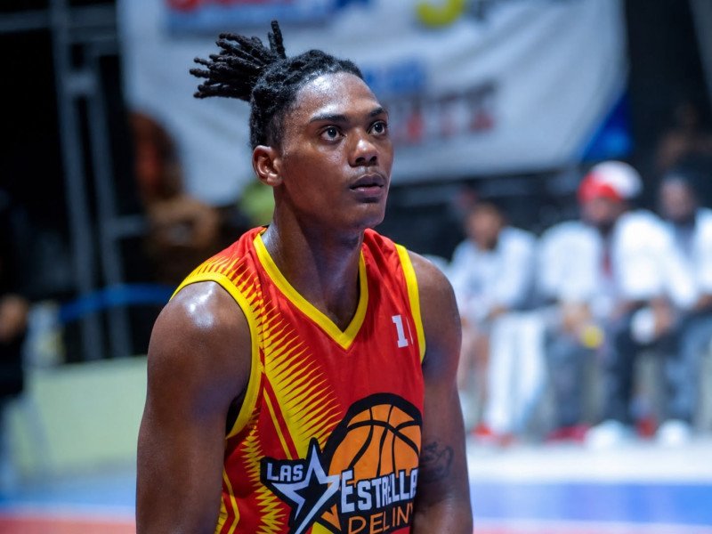 Muere joven jugador en medio de un partido de baloncesto