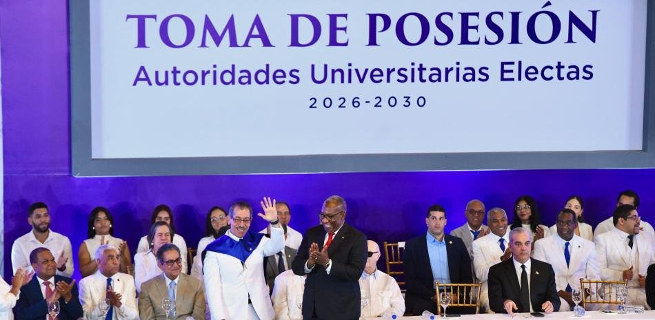 Asjana jura como nuevo rector de la UASD