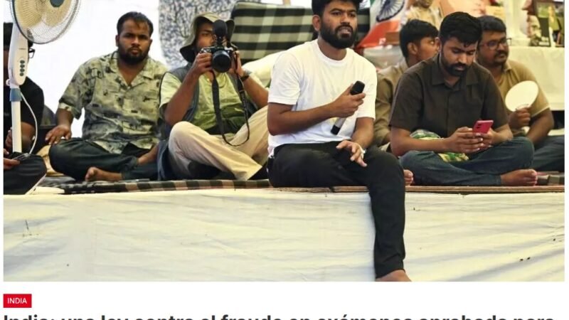 En India, tras la dimisión del ministro de Educación bajo la presión de la calle, el gobierno intenta recuperar el control