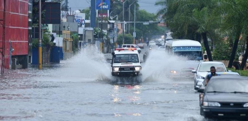 Aguaceros este lunes; siguen las provincias en alerta