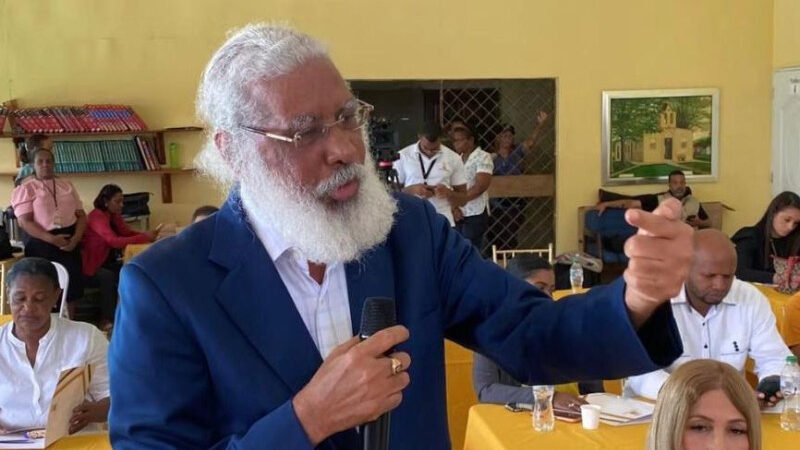 Hubieres acusa a miembros del Dicrim de robo de 35 TV en Villa Olímpica de Bayaguana
