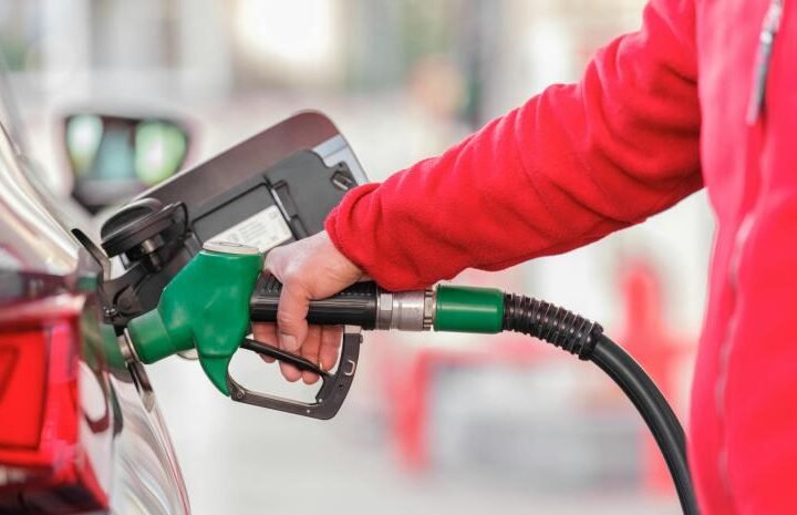 Aumentan hasta tres pesos a las gasolinas y gasoil