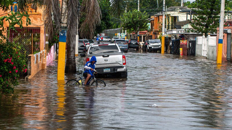 Vaguada y onda tropical generarán lluvias a partir del mediodía del martes