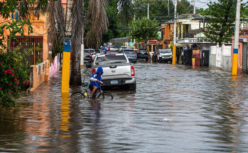 Vaguada y onda tropical generarán lluvias a partir del mediodía del martes