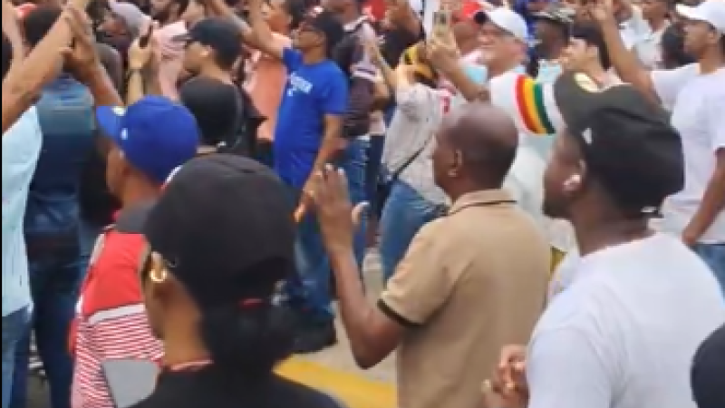 “Estamos celebrando que vamos caer presos”: Protestan ante entrada en vigencia de nuevo Código Penal
