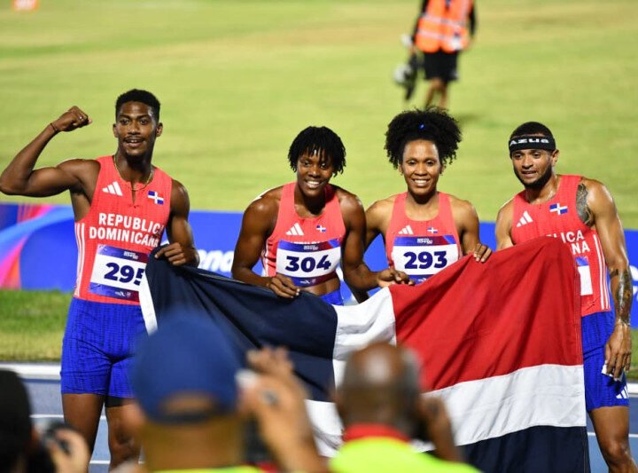 Melenciano y Marileidy ganan oro y récord en relevo mixto 4X400