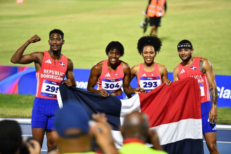 Melenciano y Marileidy ganan oro y récord en relevo mixto 4X400