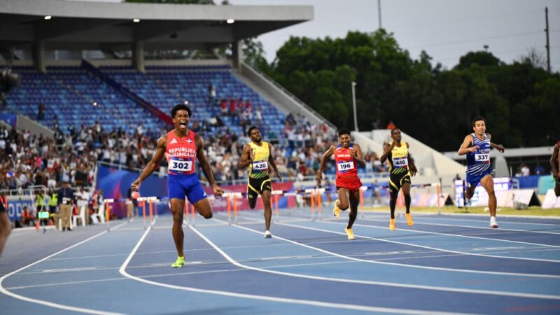 El dominicano Yeral Núñez gana oro en los 400 metros vallas