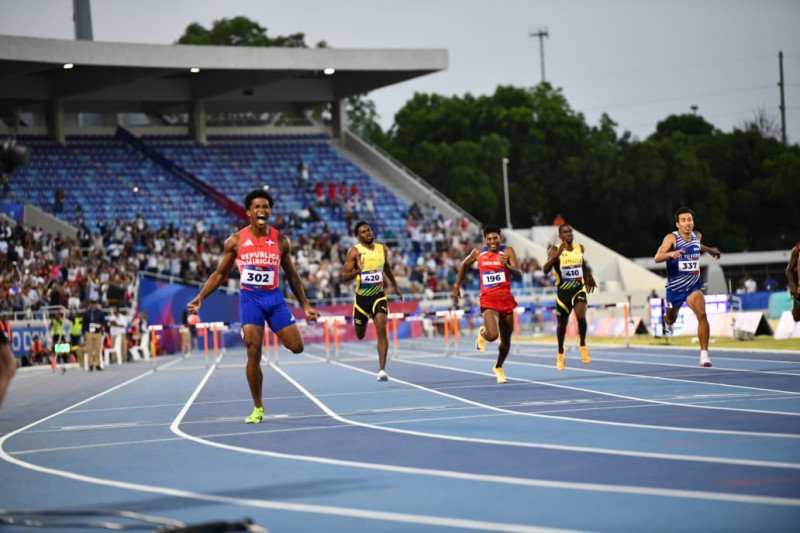 El dominicano Yeral Núñez gana oro en los 400 metros vallas