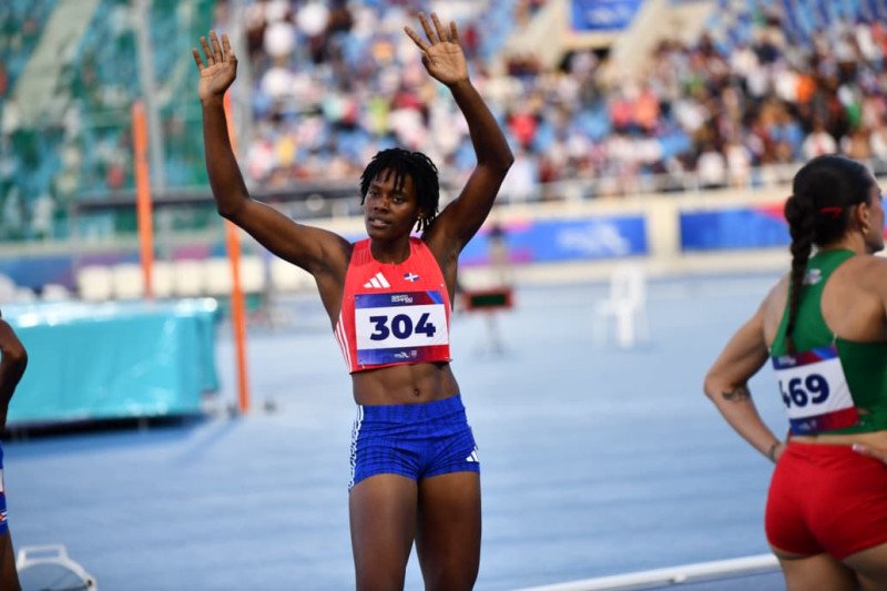 Marileidy Paulino avanza fácil a la final de los 400 metros planos