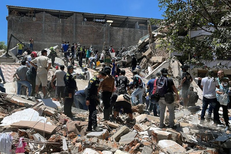 Mueren  111 personas y  hay 87 heridos del terremoto de Colombia