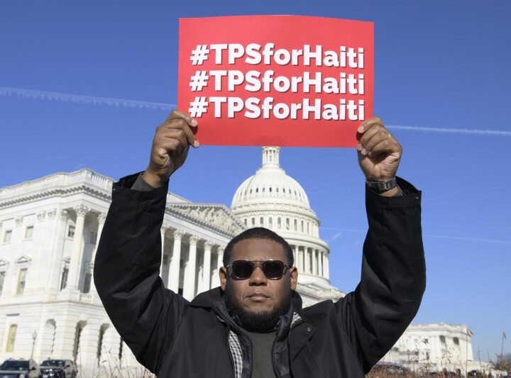 Deportan a más de 150 haitianos tras el término del TPS