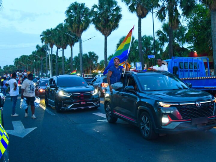 Celebran la decimonovena Caravana del Orgullo LGBTIQ+