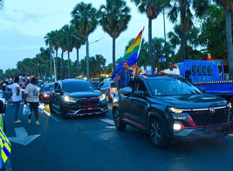 Celebran la decimonovena Caravana del Orgullo LGBTIQ+