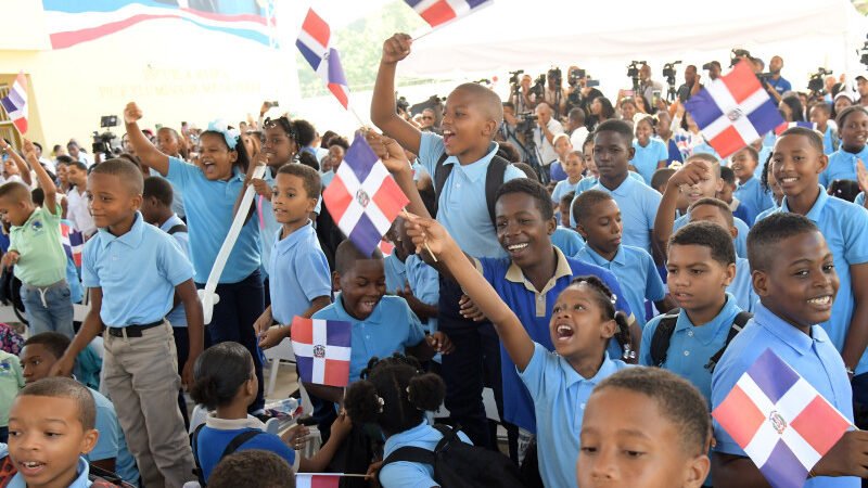 Inicia nuevo año escolar en RD