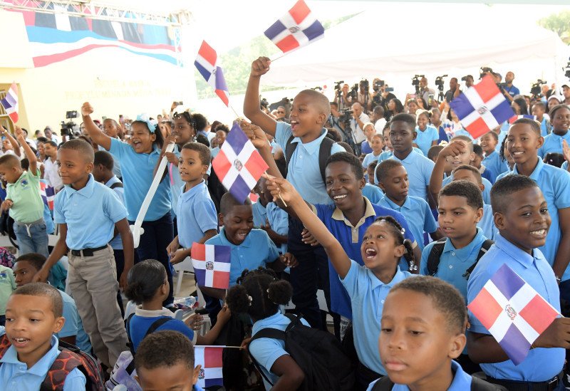 Inicia nuevo año escolar en RD