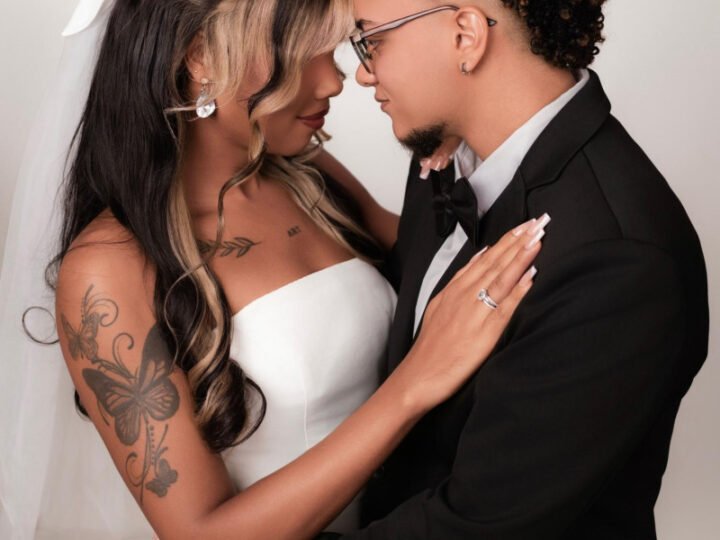Pareja trans contraen matrimonio utilizan nombres que figuran en sus actas de nacimiento