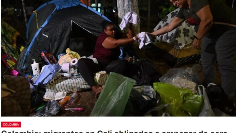 Más de una semana después del potente terremoto que dejó al menos 300 muertos y 140 desaparecidos, los colombianos siguen removiendo escombros, pese a que hay escasas probabilidades de rescatar sobrevivientes