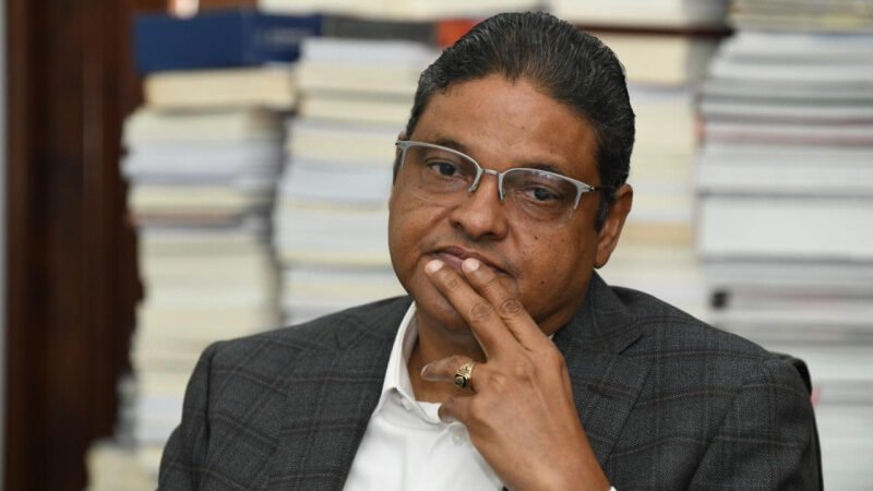 Someterán a director del Intrant por incumplimiento de ley que prohíbe patanas en carril izquierdo