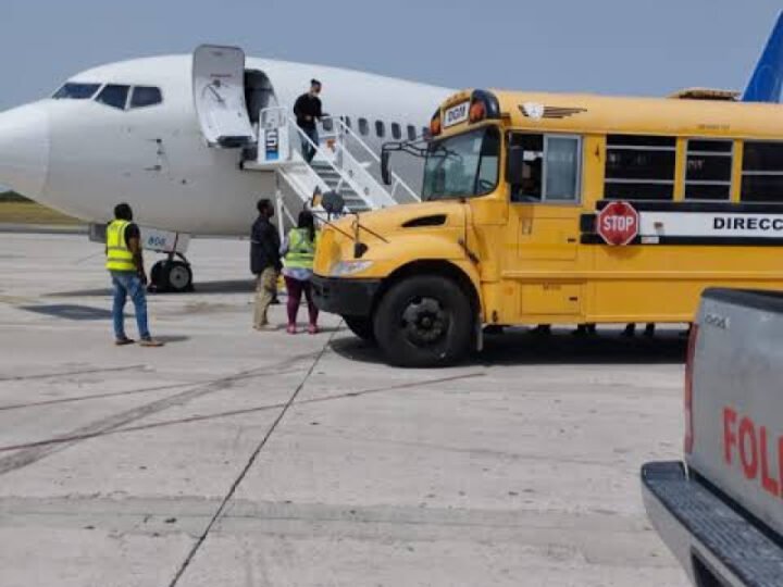 Deportan de EEUU más de 2,300 dominicanos por drogas y migración ilegal