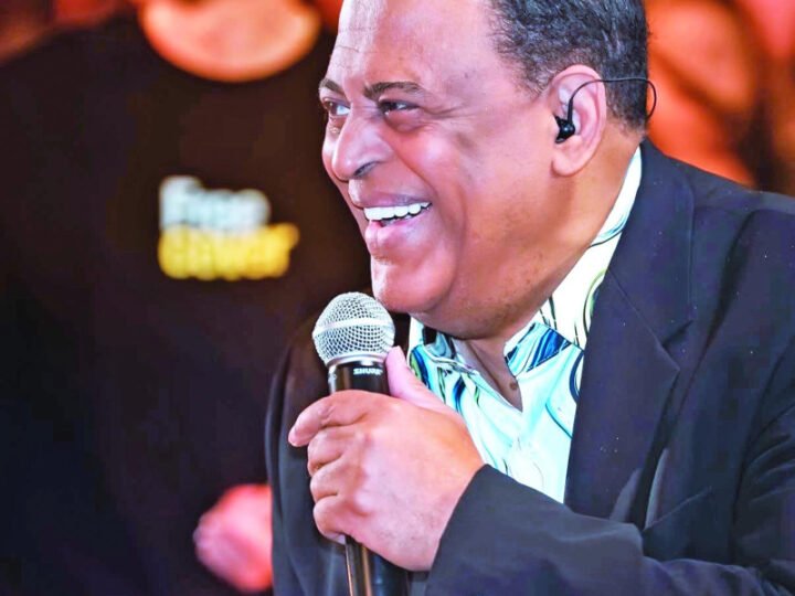 Wilfrido Vargas: el Beduino Mayor que mantiene la sed por el merengue y «Free Cover» lo redimensiona