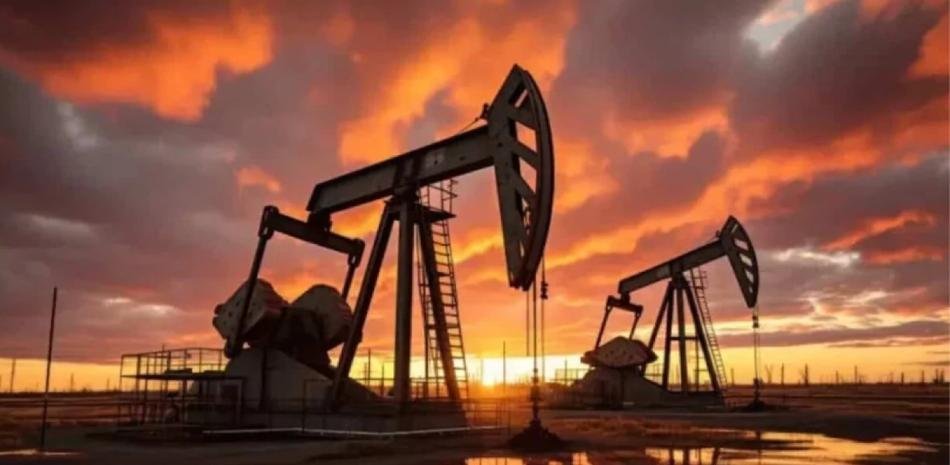 Se eleva precio del petróleo tras rechazo de Trump a oferta iraní