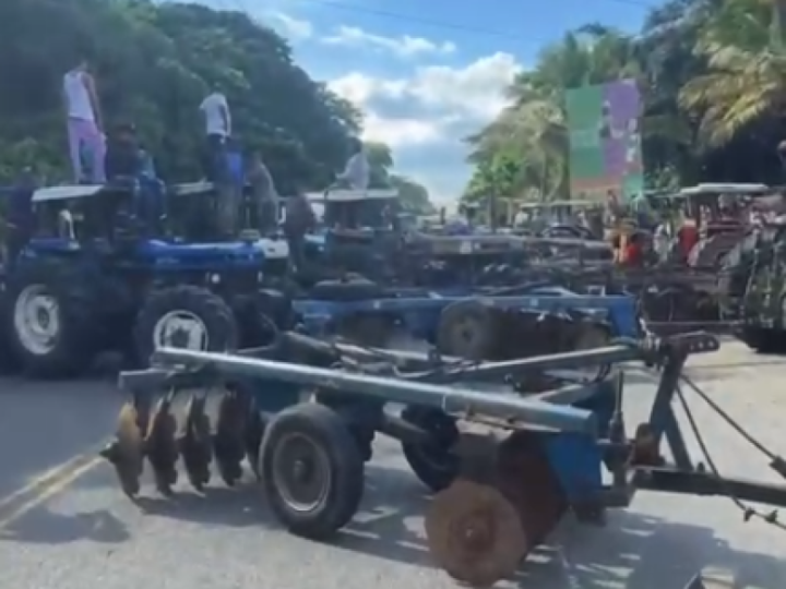 Detienen Productores en protesta por deuda de RD$550 millones en San Juan