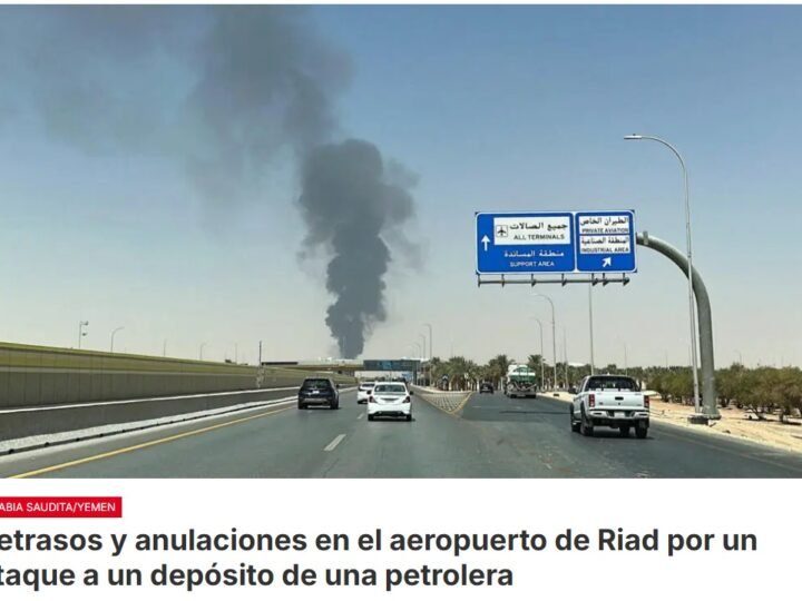 Los habitantes de la capital saudita escucharon varias explosiones tras las que un tanque de combustible del gigante petrolero saudí Aramco prendió fuego