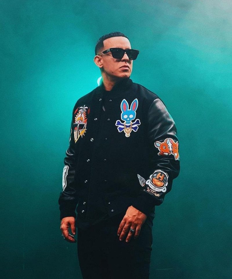 Daddy Yankee convierte el amor en el tema central de su nuevo álbum ‘La Postal’