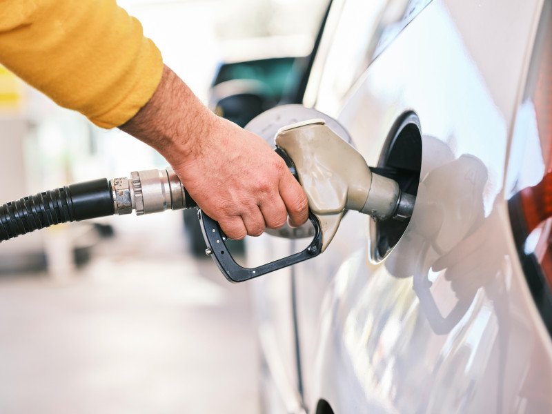 Gobierno le sube RD$ 12 pesos al gasoil óptimo y RD$ 5 a la gasolina premium
