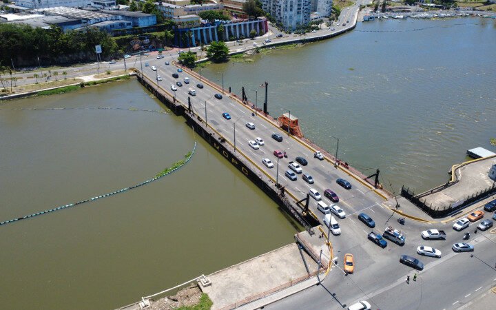 El Flotante cerrará  por dos horas para el paso de tres embarcaciones