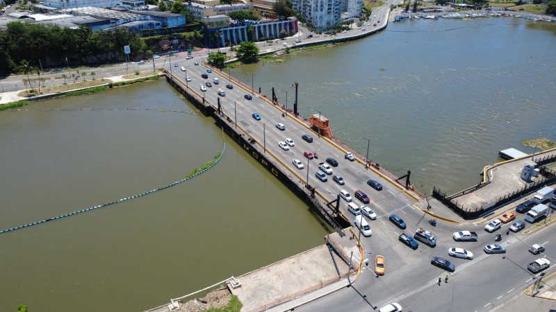 El Flotante cerrará  por dos horas para el paso de tres embarcaciones