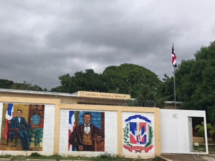 No hay Policía Escolar en escuela de Barahona donde hombre entró armado