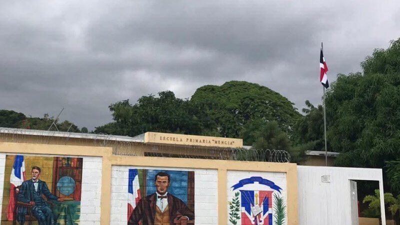 No hay Policía Escolar en escuela de Barahona donde hombre entró armado