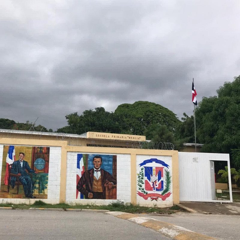 No hay Policía Escolar en escuela de Barahona donde hombre entró armado