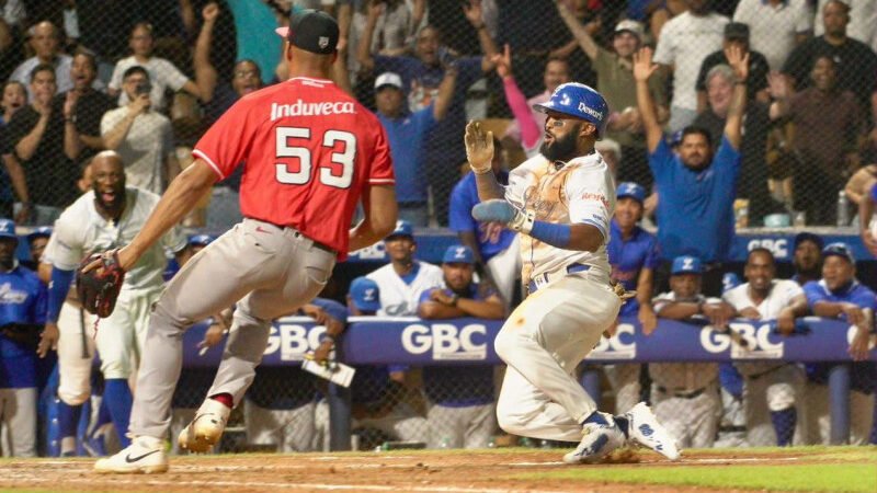 Jesús Madé pega hit crucial en el triunfo Licey