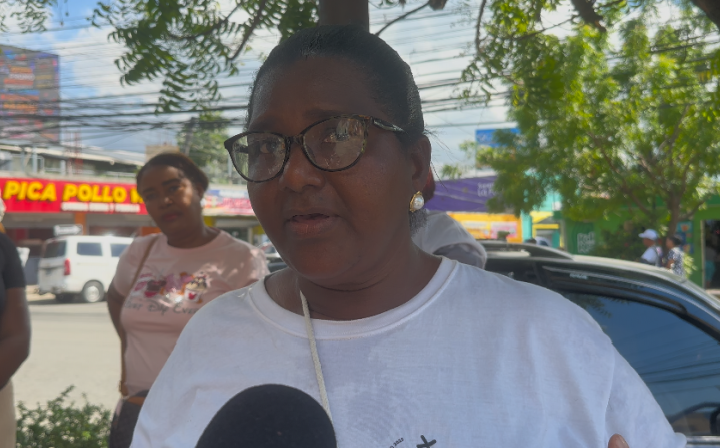 «Me siento impotente. El Gobierno está sordo, mudo y ciego» manifiesta Isabel Peguero