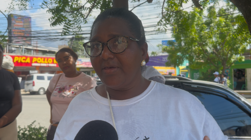 «Me siento impotente. El Gobierno está sordo, mudo y ciego» manifiesta Isabel Peguero