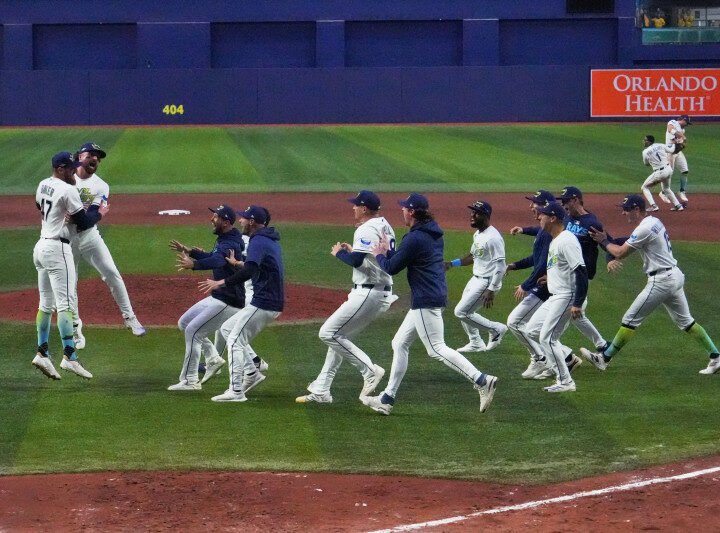 Peralta, Caminero y Díaz guían a Rays a triunfo 7-3 sobre Guardianes y avanzan a la Serie Mundial