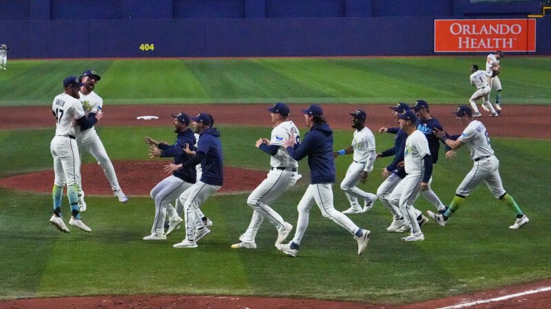 Peralta, Caminero y Díaz guían a Rays a triunfo 7-3 sobre Guardianes y avanzan a la Serie Mundial